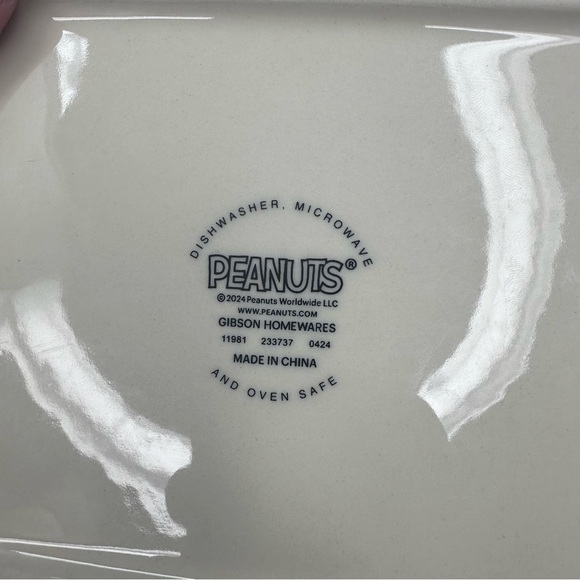 Peanuts Snoopy Lucy Smack Chow Time Stoneware Lunchbox Storage Container - Picture 6 of 7